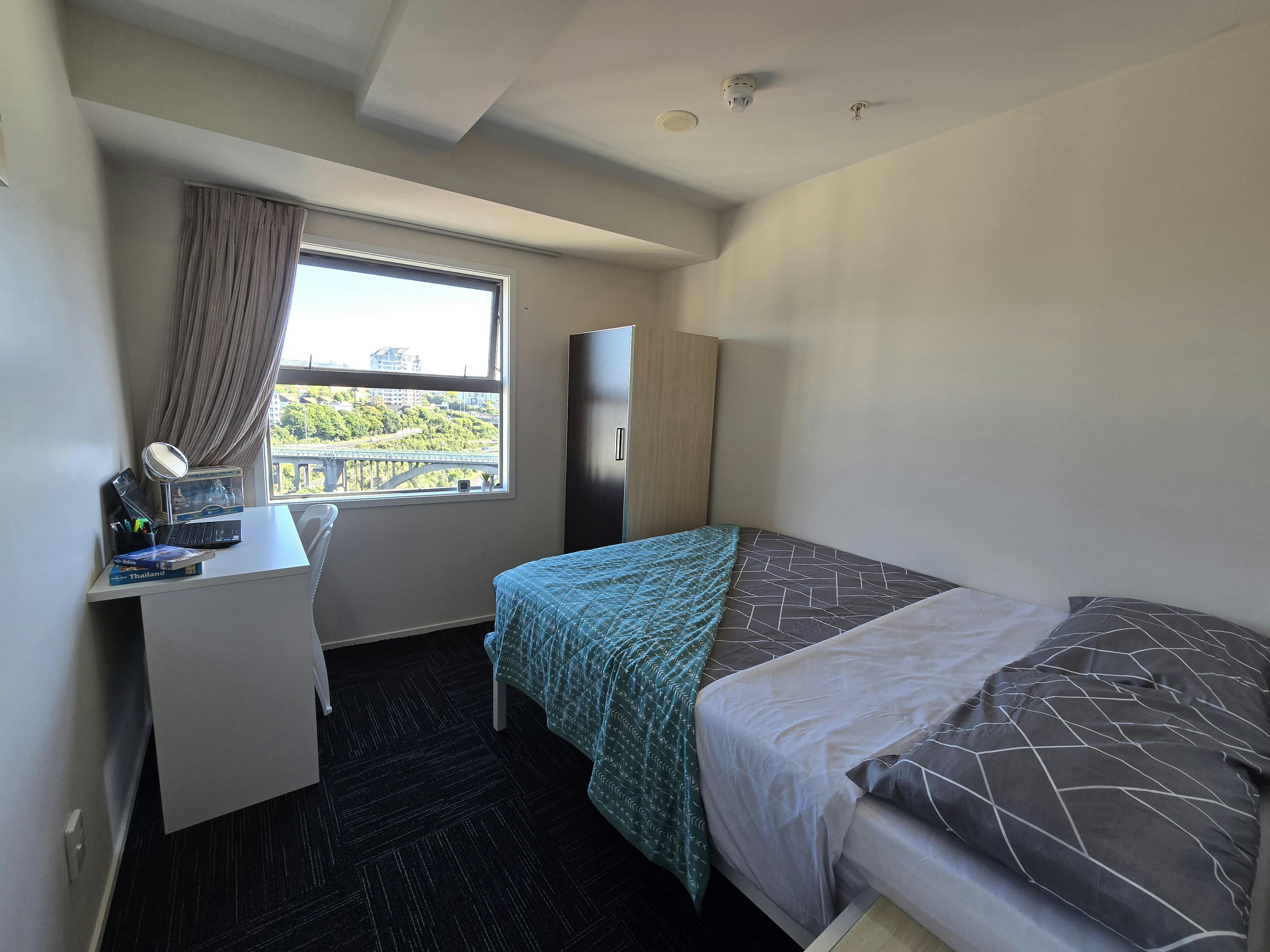 empire-apartments-auckland-3-bed apartment with 1 bathrooms (Standard private room)