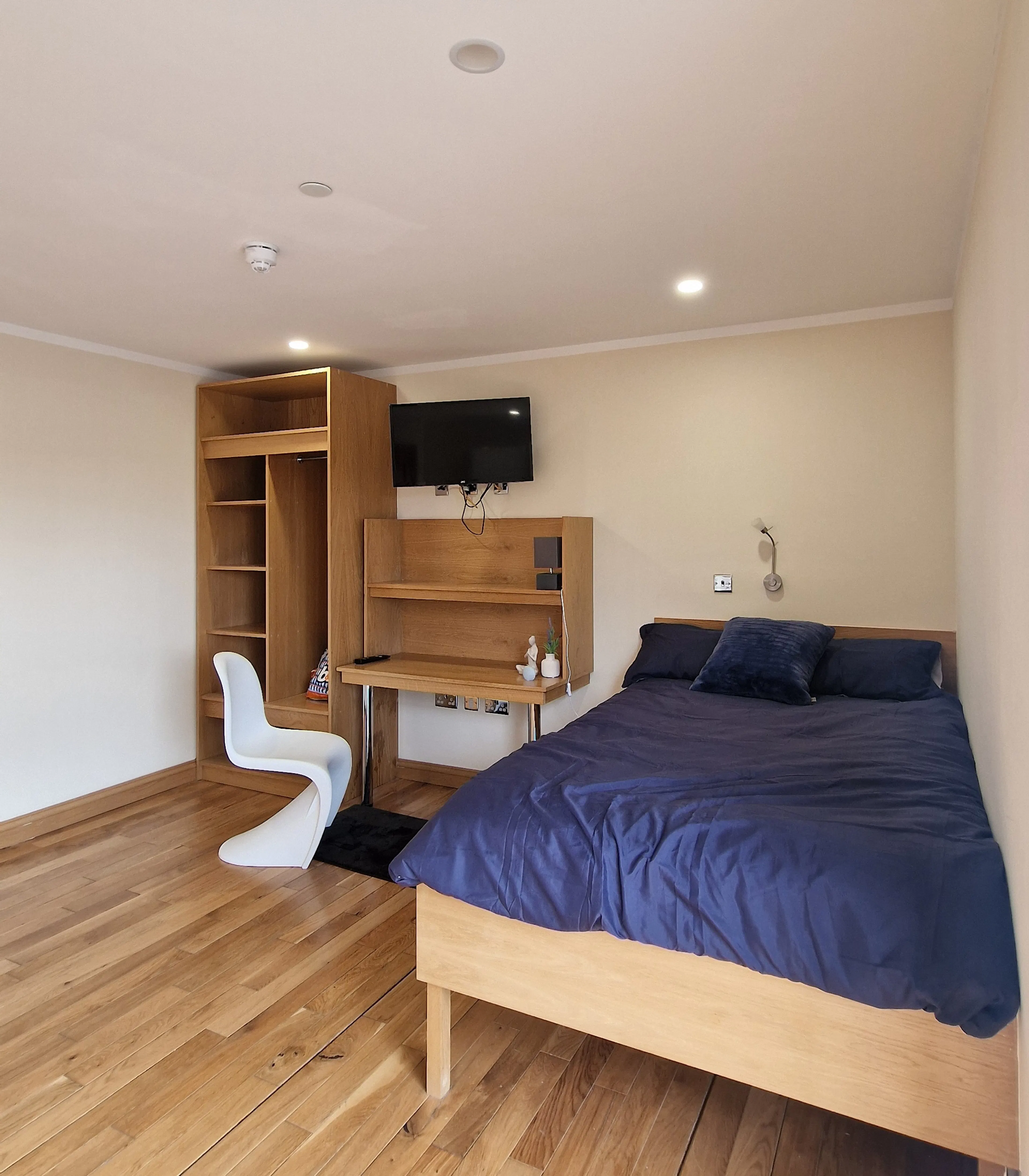 ROOM ROOM 4