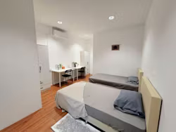 singroost-sims-ave-singapore-Deluxe Twin Share Room, Square Layout