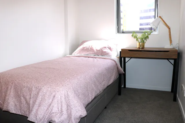 Apartment 214 (4 bedrooms (3 singles & 1 double) & 1 bathroom) room image 2