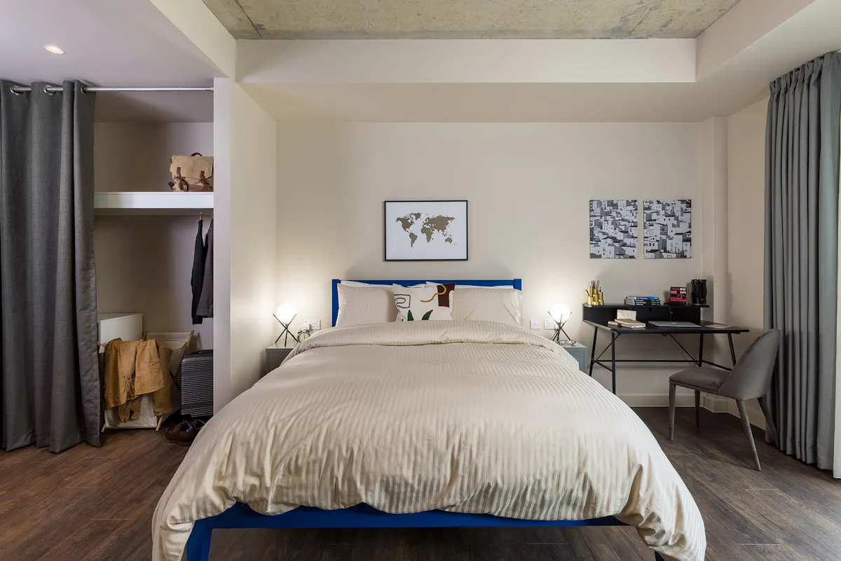 ROOM ROOM