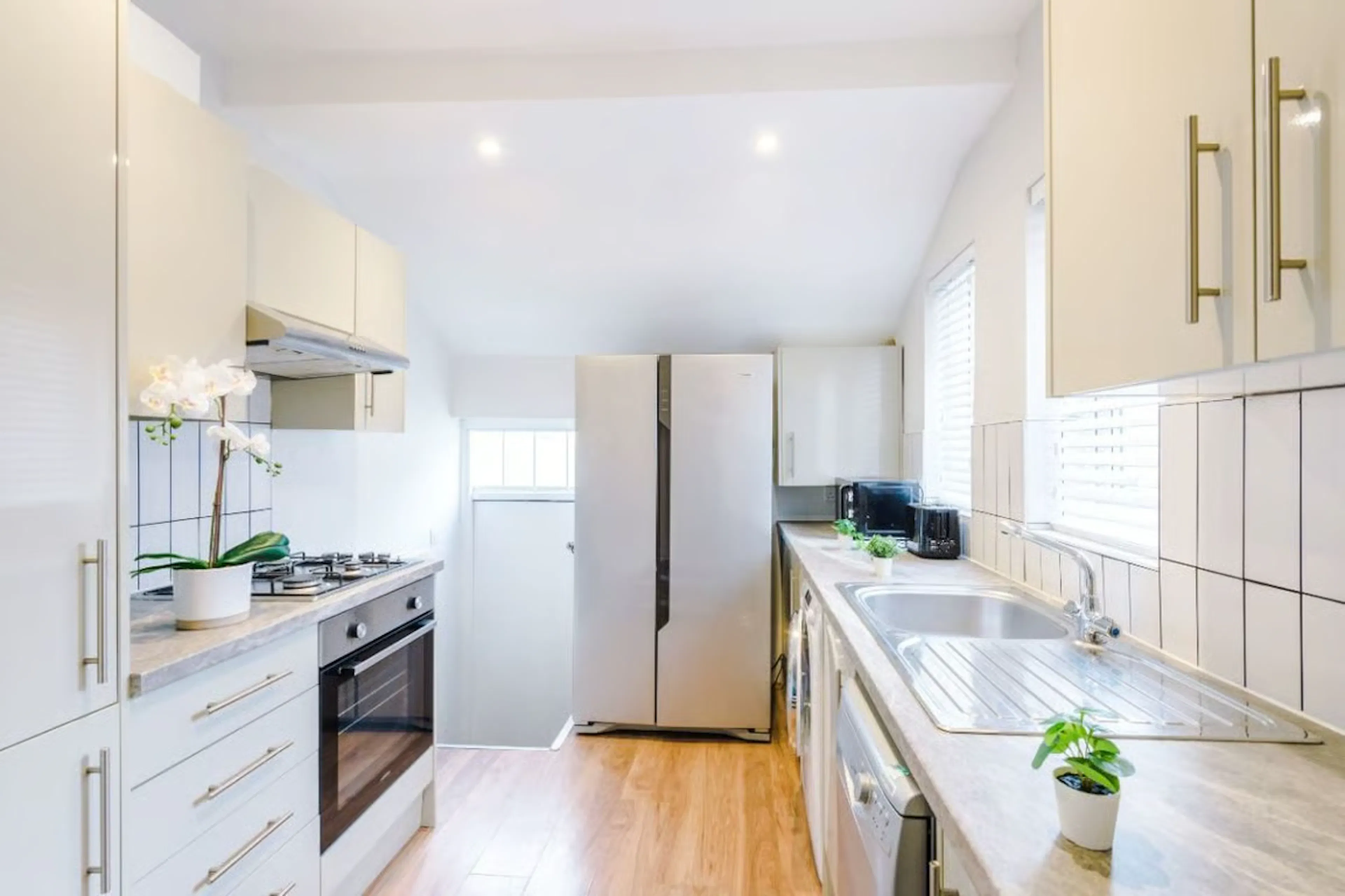 6 Bedroom Apartment KITCHEN 2