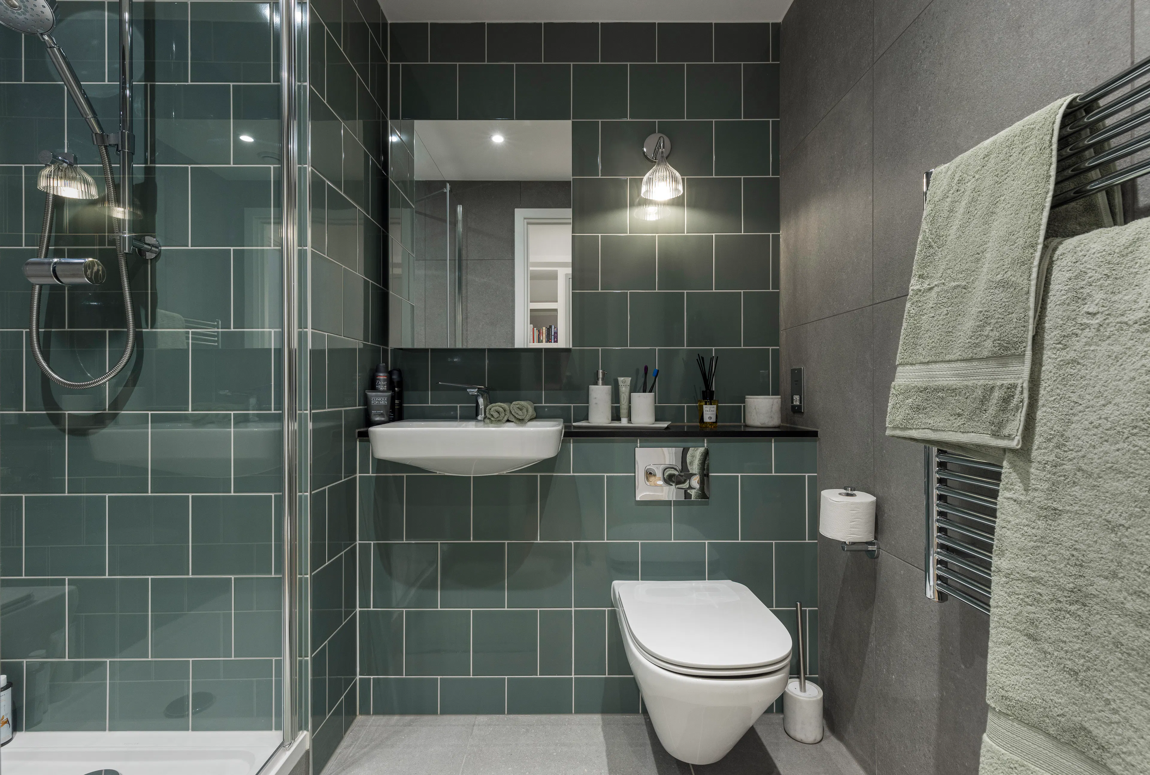 BATHROOM BATHROOM 4