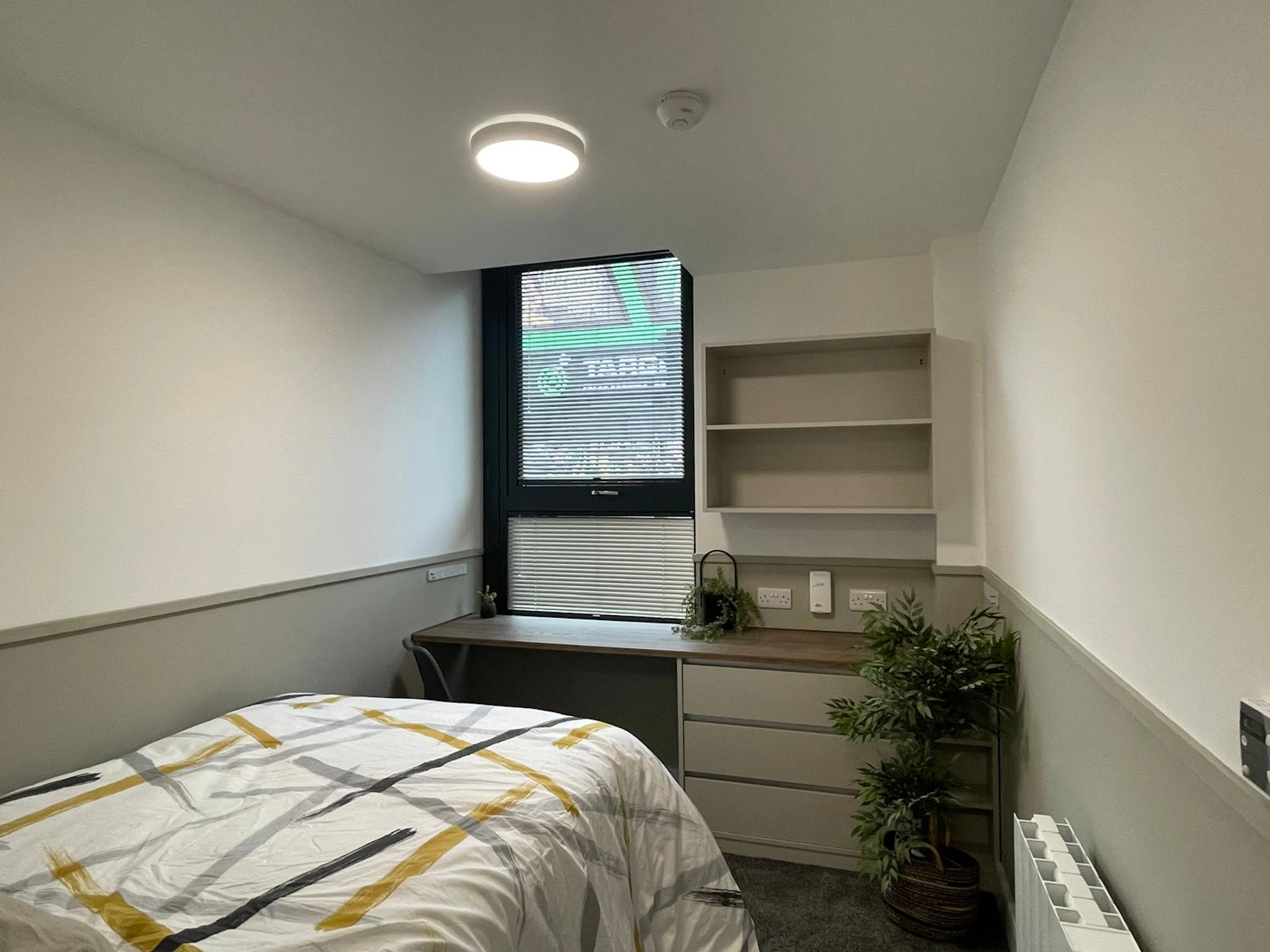 3 Bedroom Apartment ROOM 1