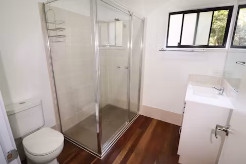 240-lutwyche-rd-windsor-brisbane-BATHROOM