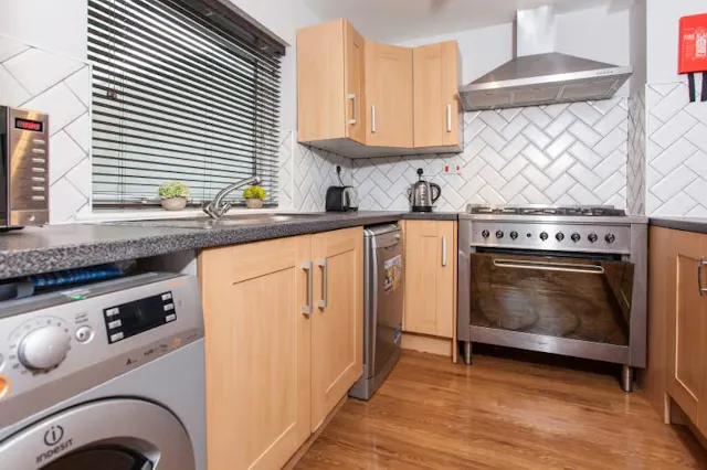 6 Bedroom Apartment room image 6