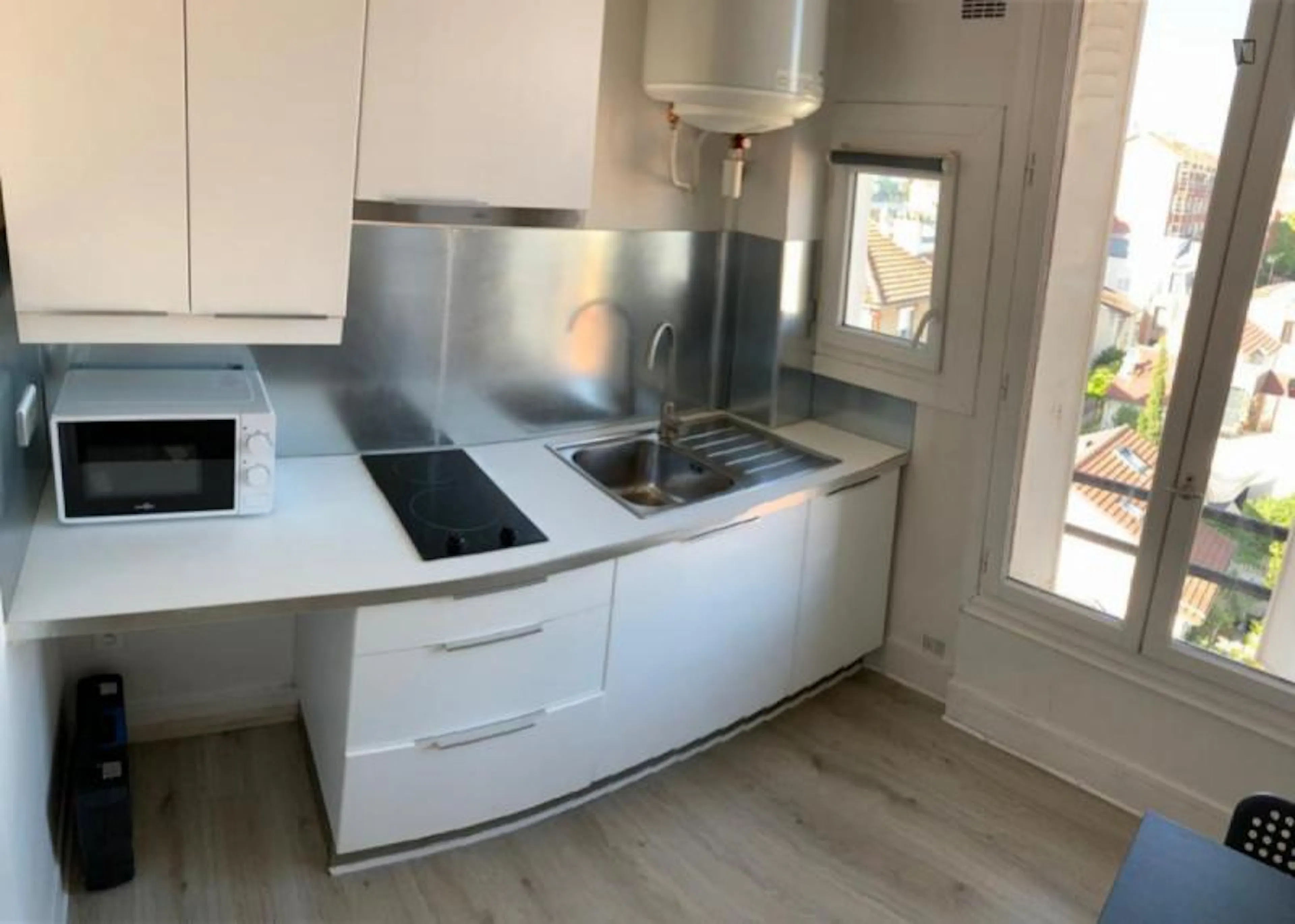 Humble twin bedroom KITCHEN 1