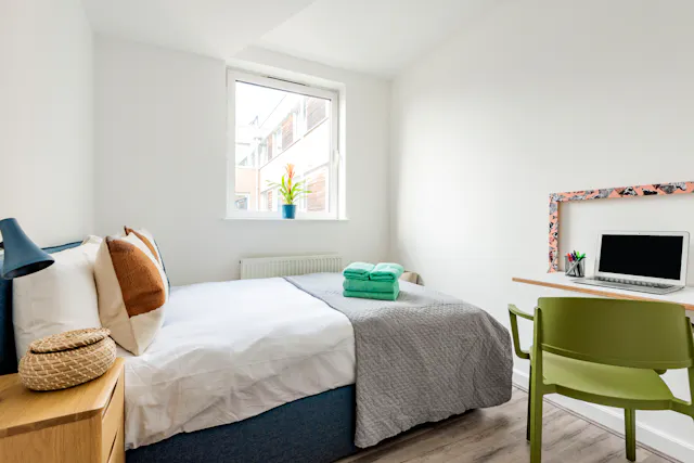 3 Bedroom Apartment room image 1
