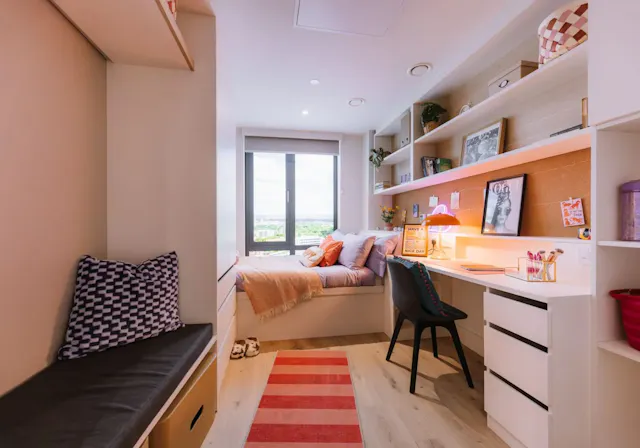 Platinum Studio  room image 1