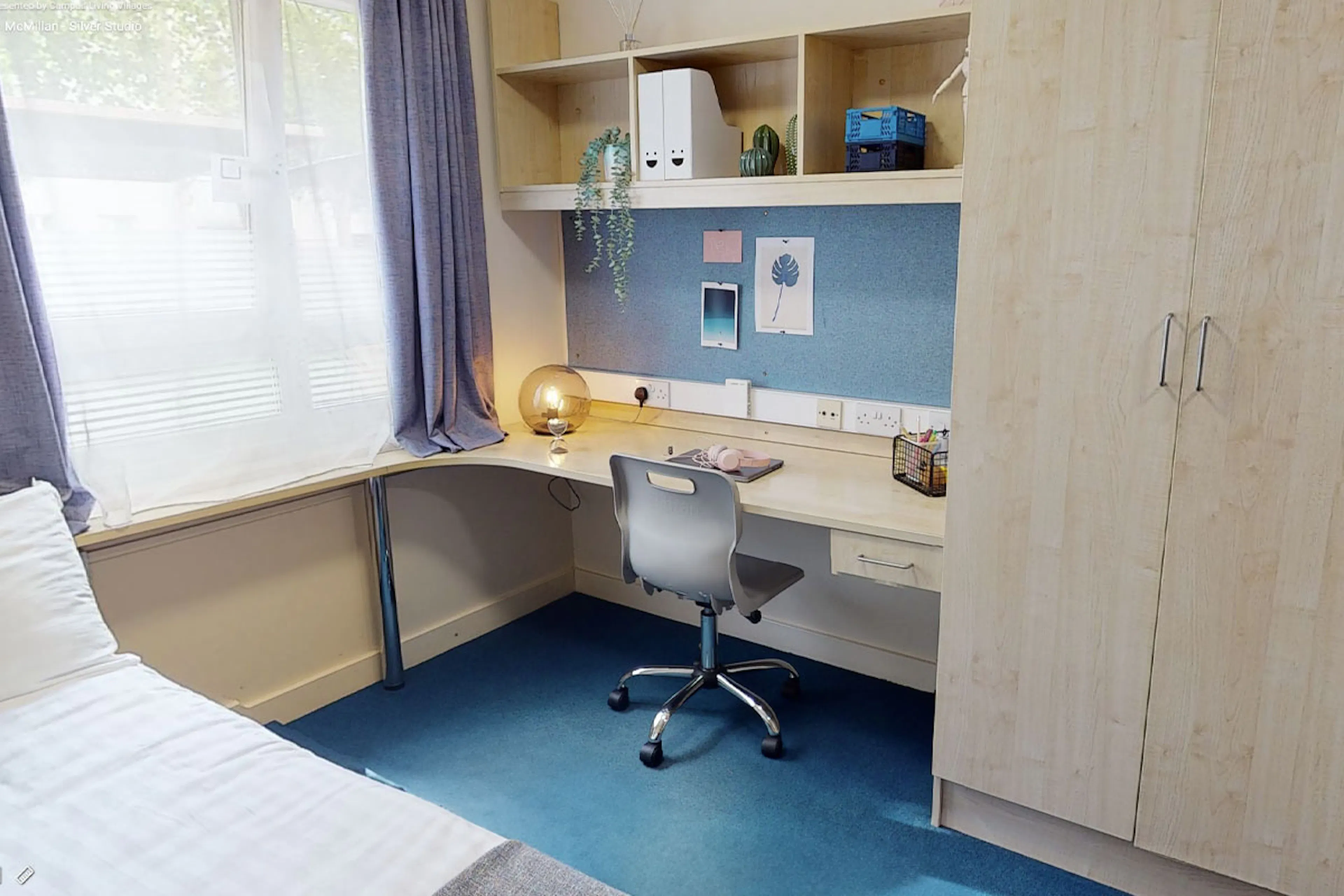 GRN - Silver Studio ROOM 3