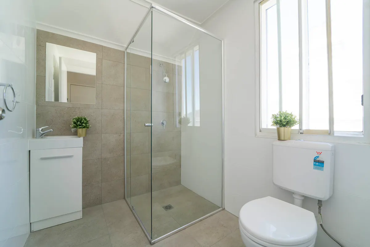 BATHROOM BATHROOM