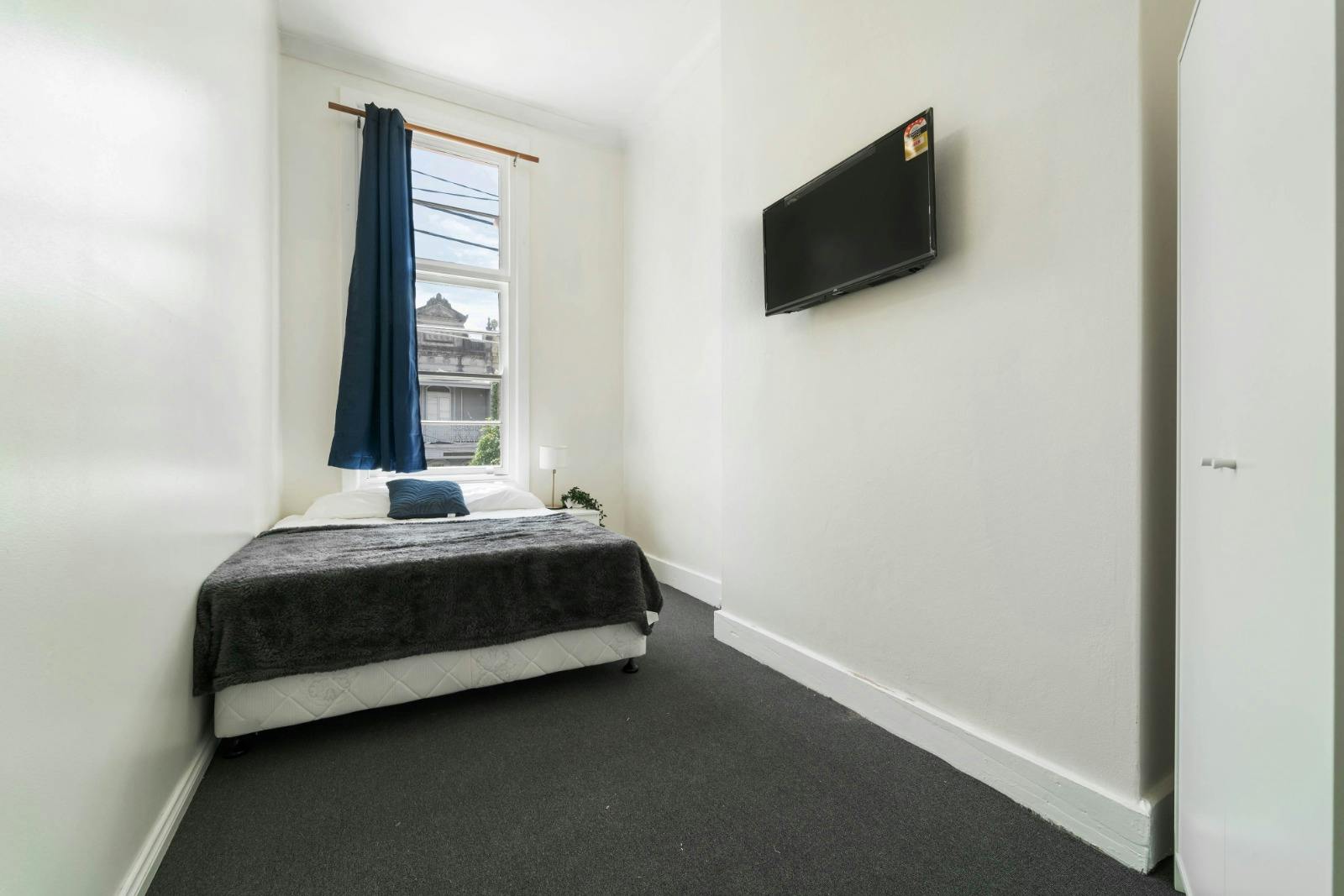 301a-cleveland-street-sydney-Room 4 (standard)