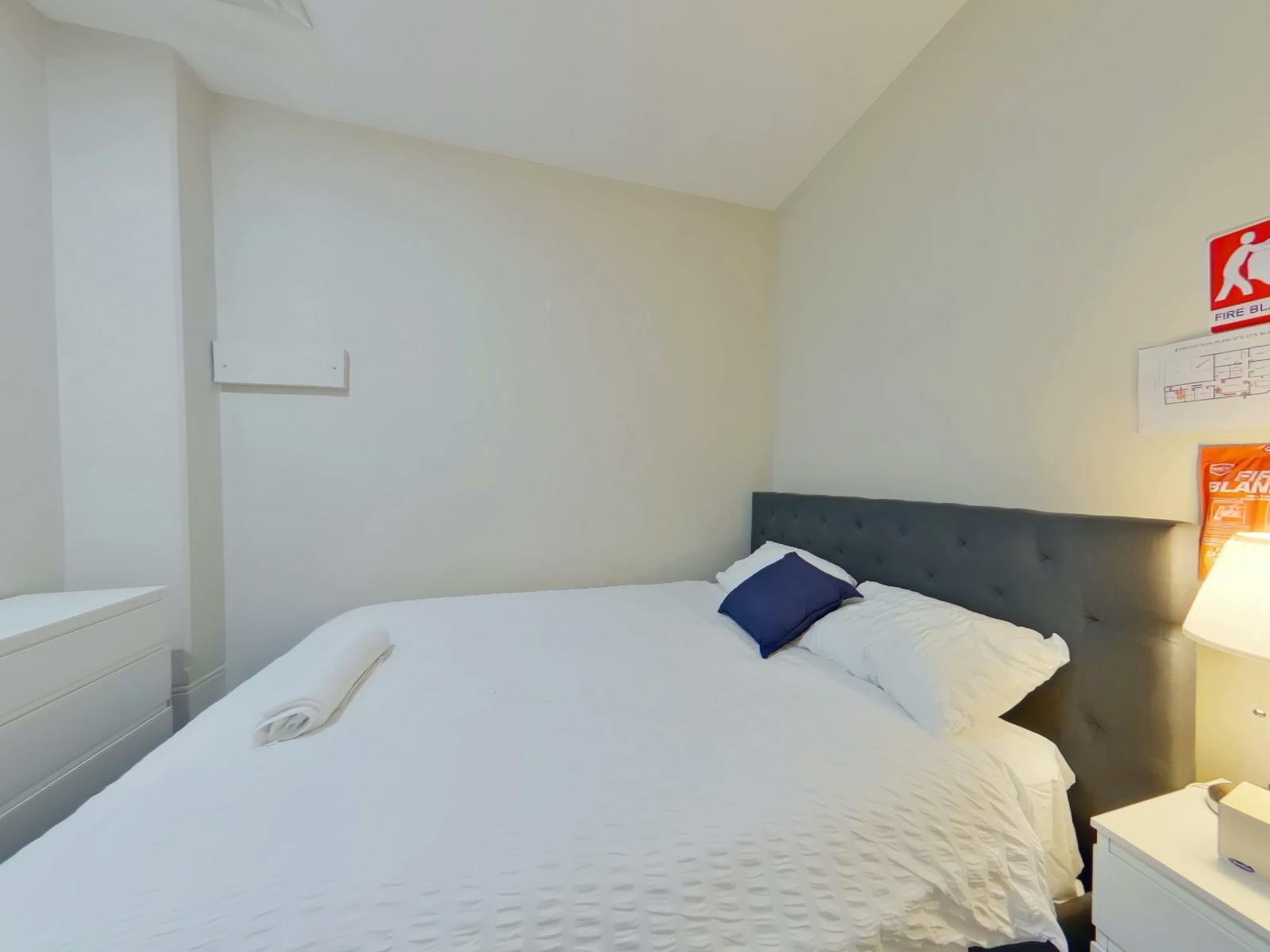 373-bulwara-2-sydney-Room 15 (Standard)