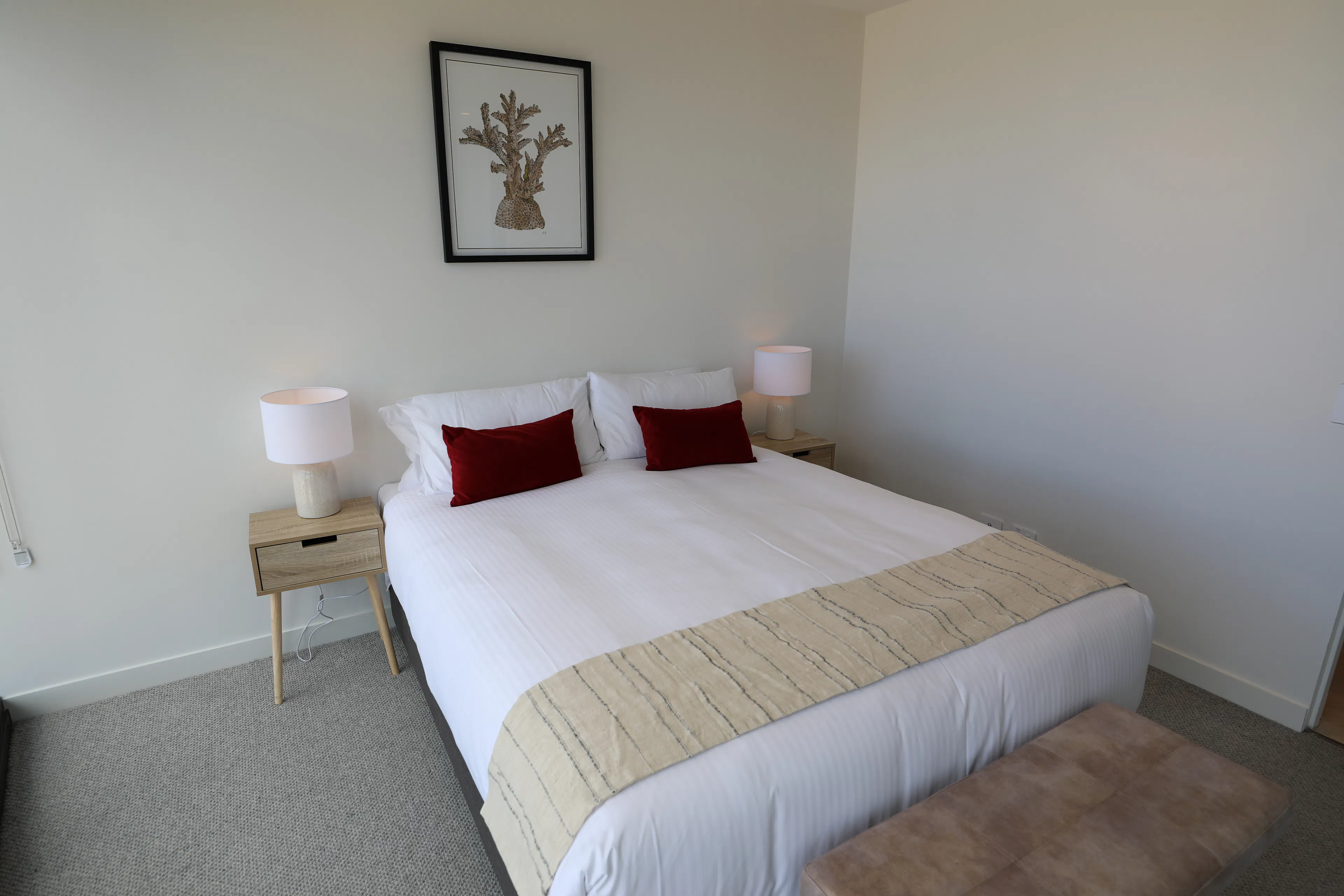 2 bedroom 2 bathrooms ROOM 1