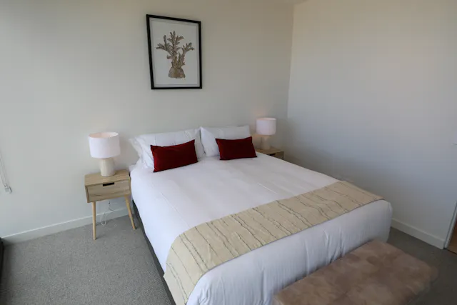 2 bedroom 2 bathrooms room image 1