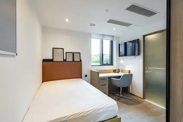 2 Bed Ensuite Garden room image 1