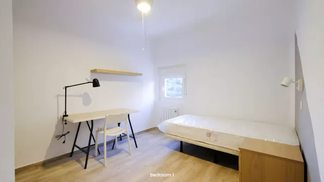Single superior room image 1