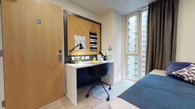 Two Bed Apartment room image 1