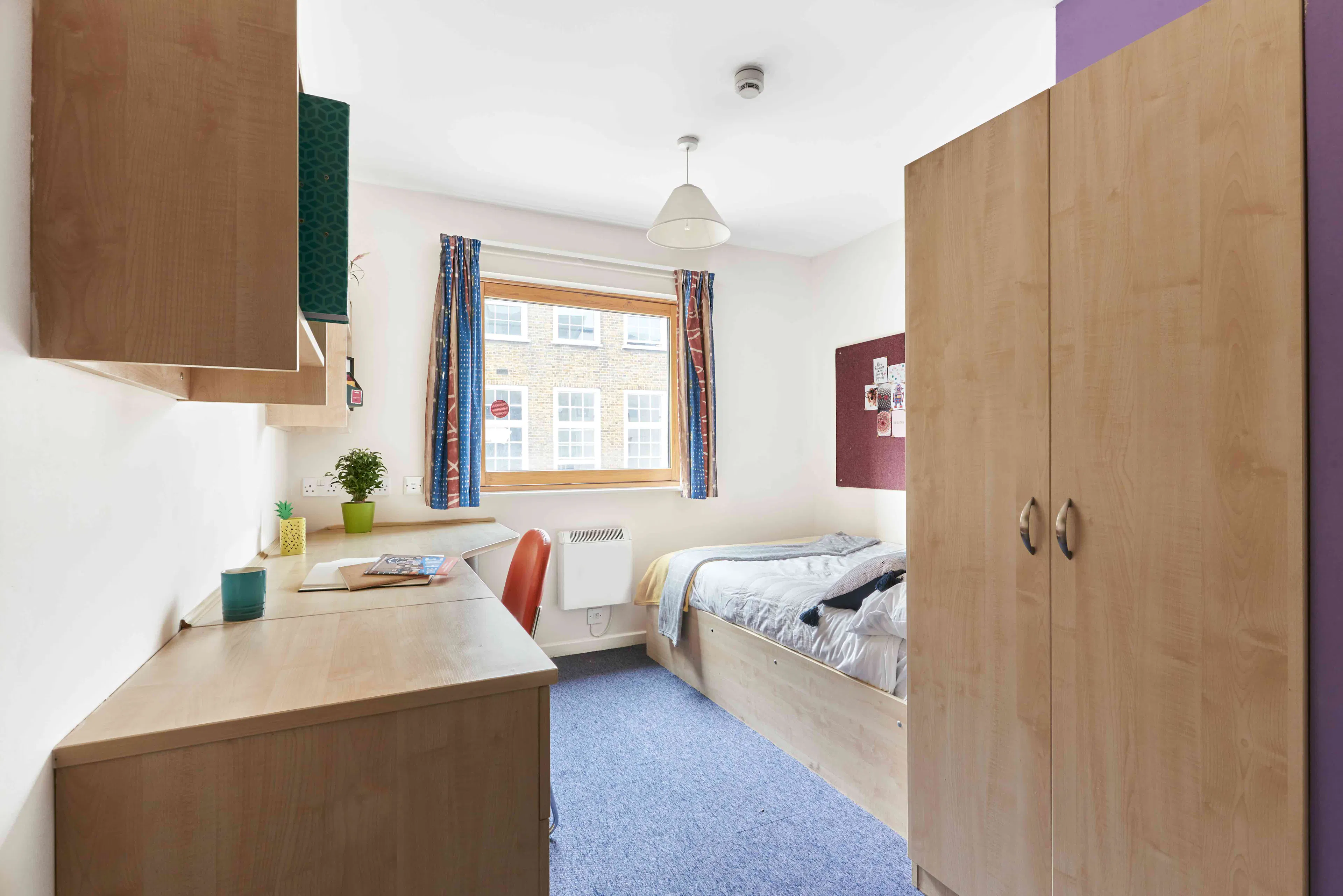 ROOM ROOM 1