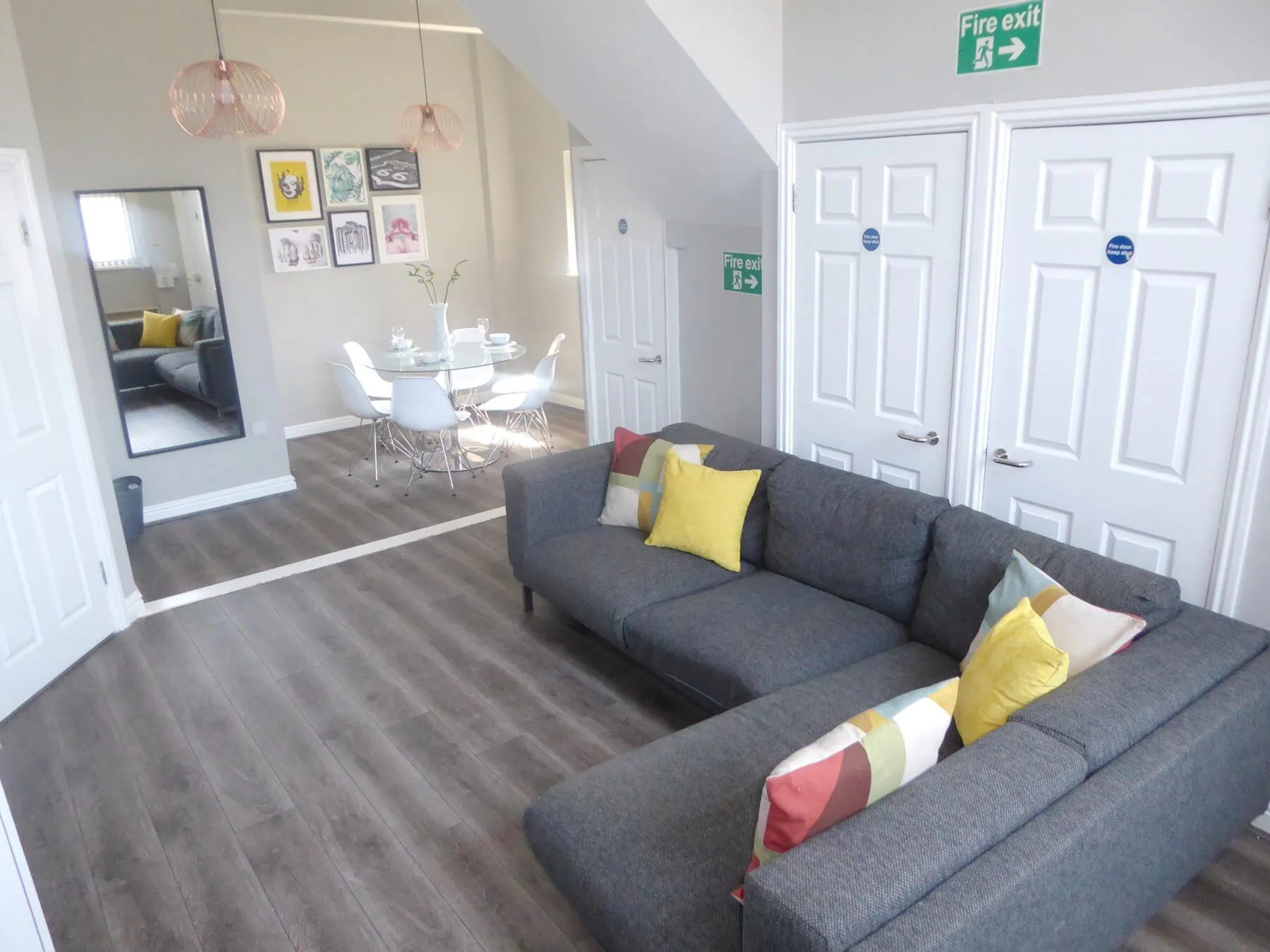 ROOM ROOM 2