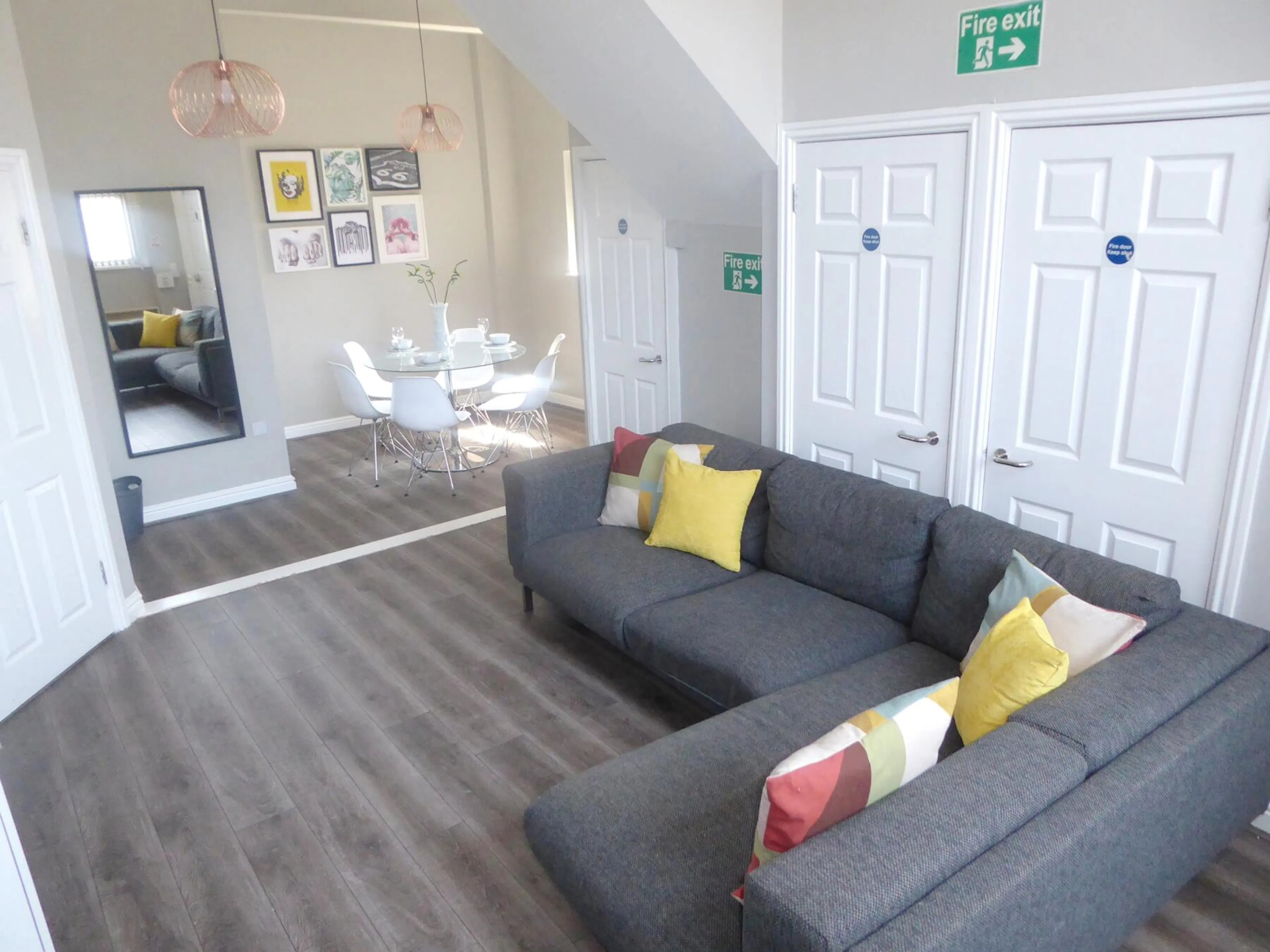 ROOM ROOM 2