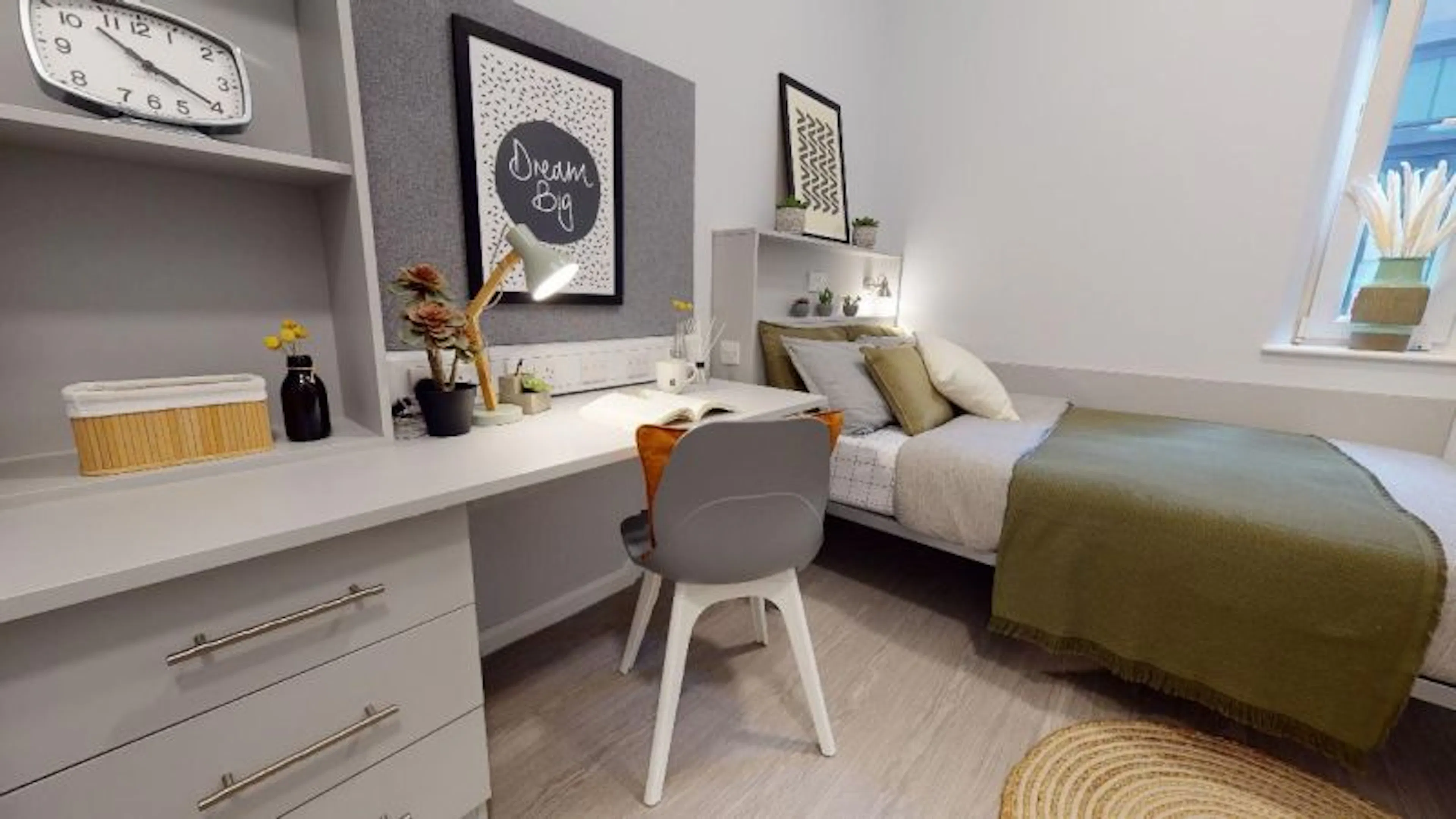 Silver En Suite ROOM 1
