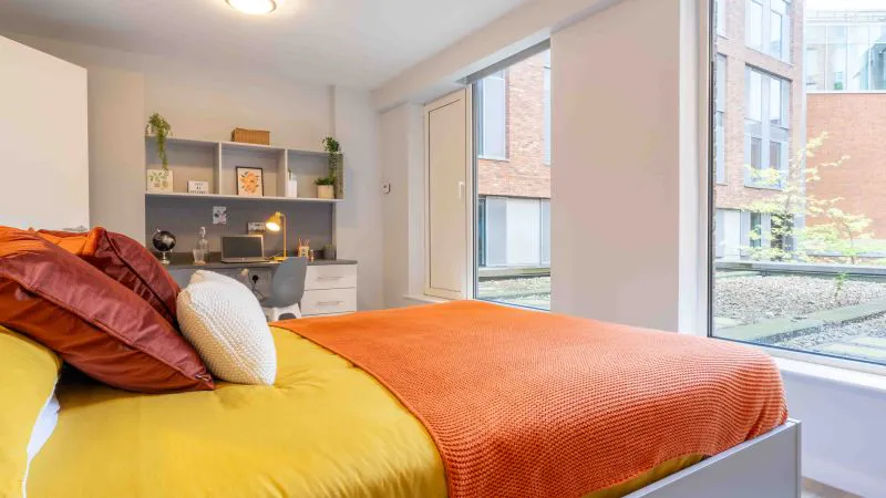Bronze One Bed Apartment Plus