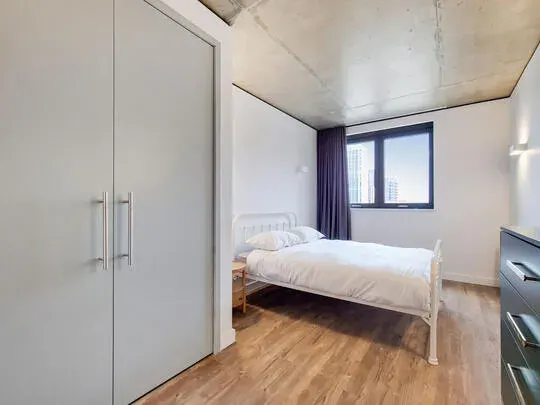 4 Bed Apartment room image 2