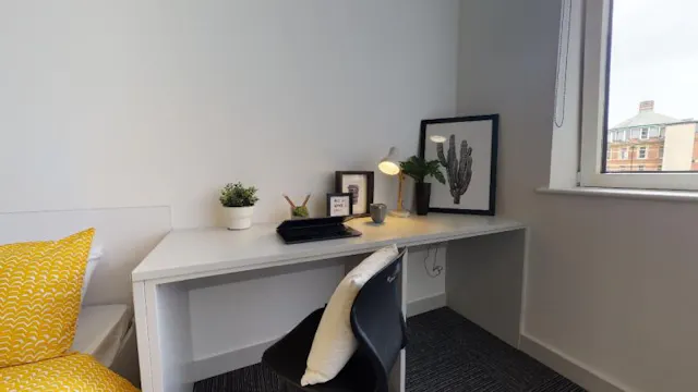 Silver Studio Premium room image 2