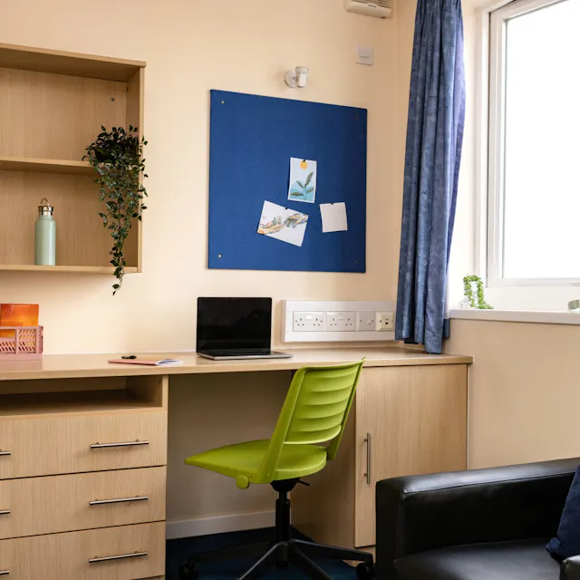 Studio Apartment room image 2