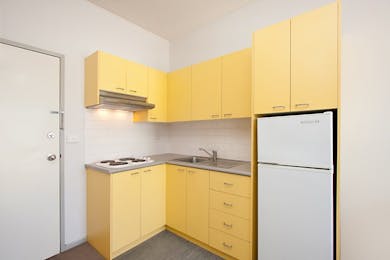 Student Living - 570 Swanston - 2 Bed Apartment - Large