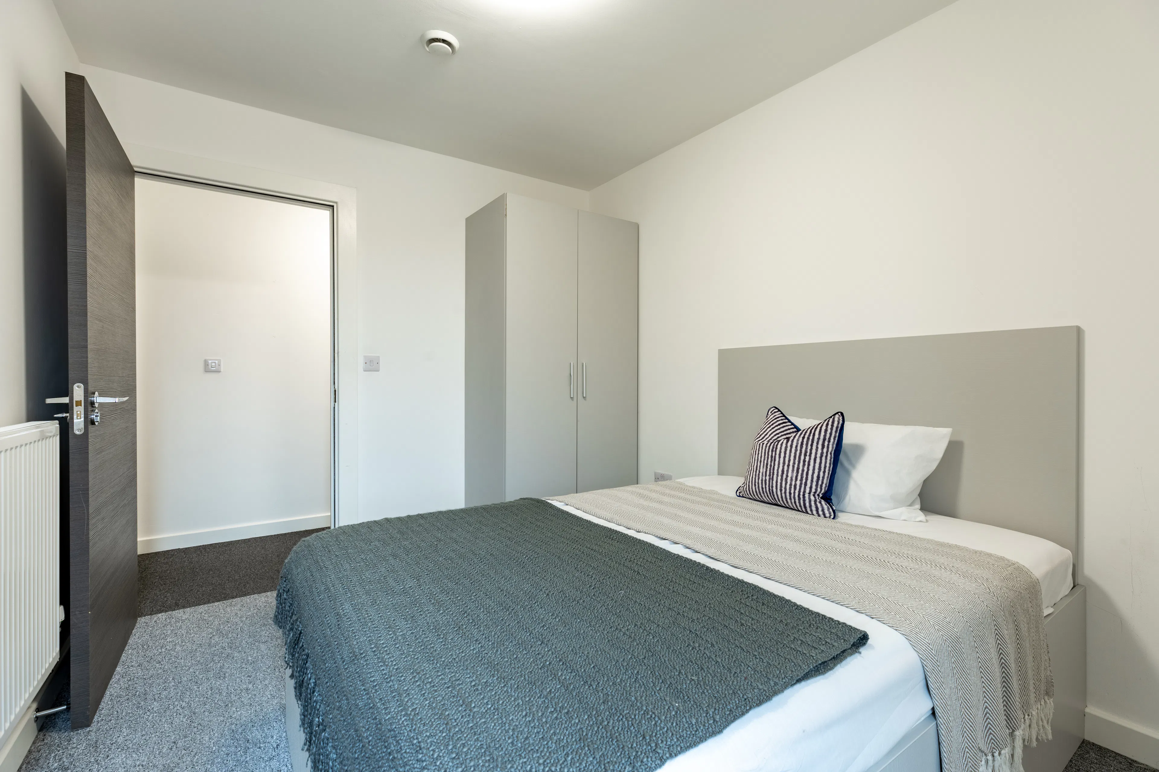 2 Bed Apartment (Ensuite Room) ROOM 4