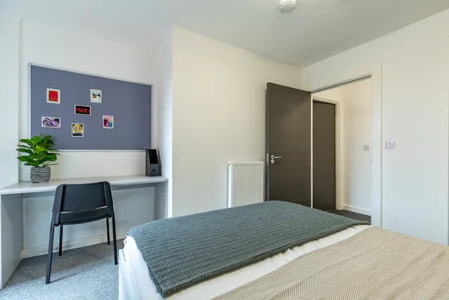 2 Bed Apartment (Ensuite Room) room image 2