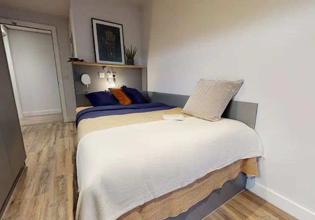 2 Bed Apartment Plus room image 1