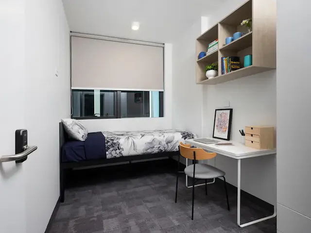 2 Bed Shared Apartment room image 1