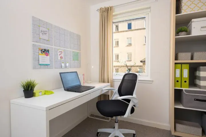 2 Bed Flat With Study