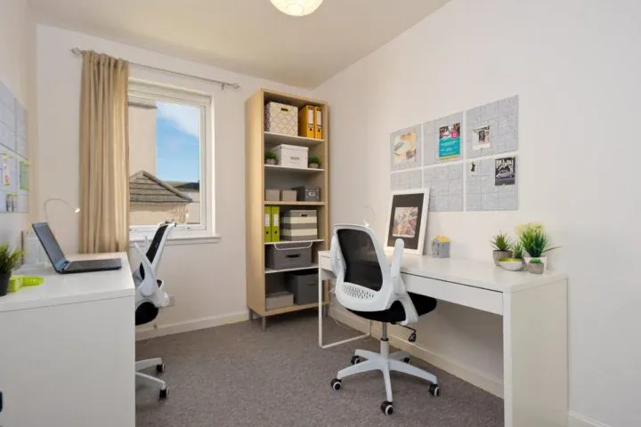 2 Bed Flat With Study