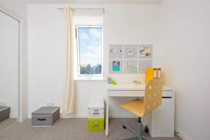 2 Bed Flat With Study