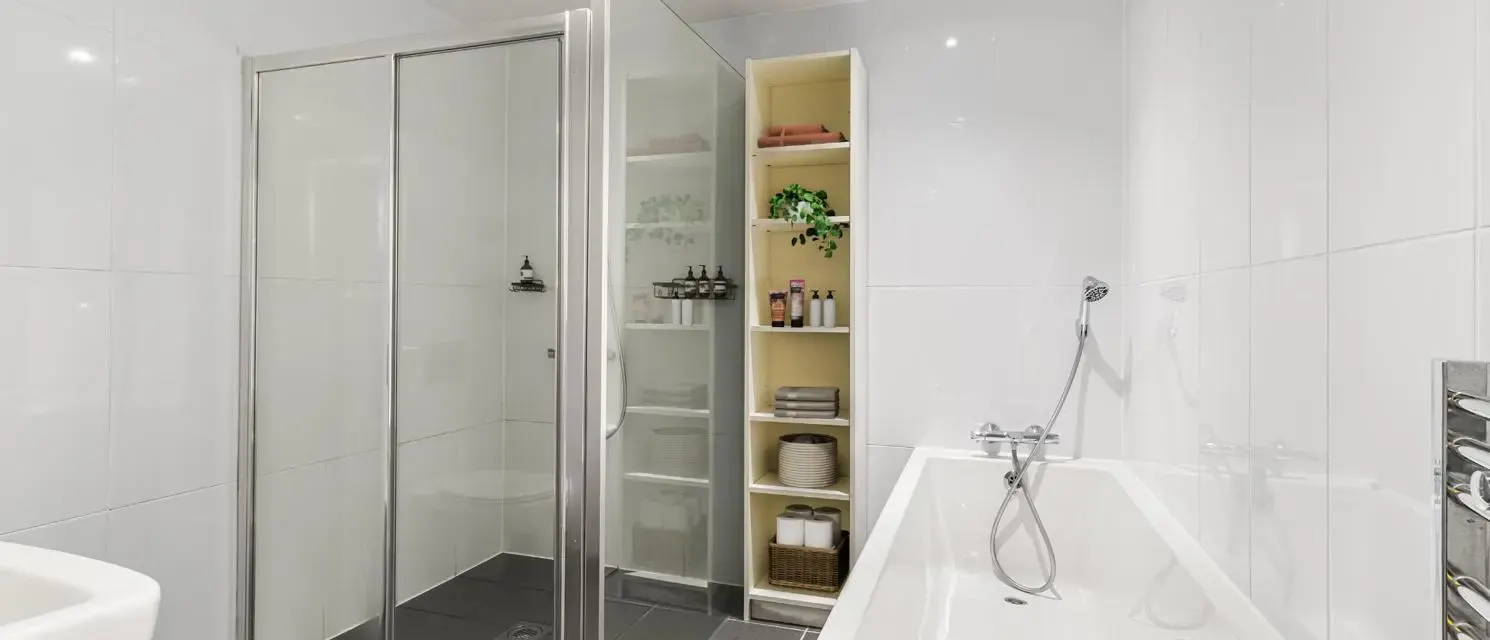 2 Bedroom Apartment Lower level