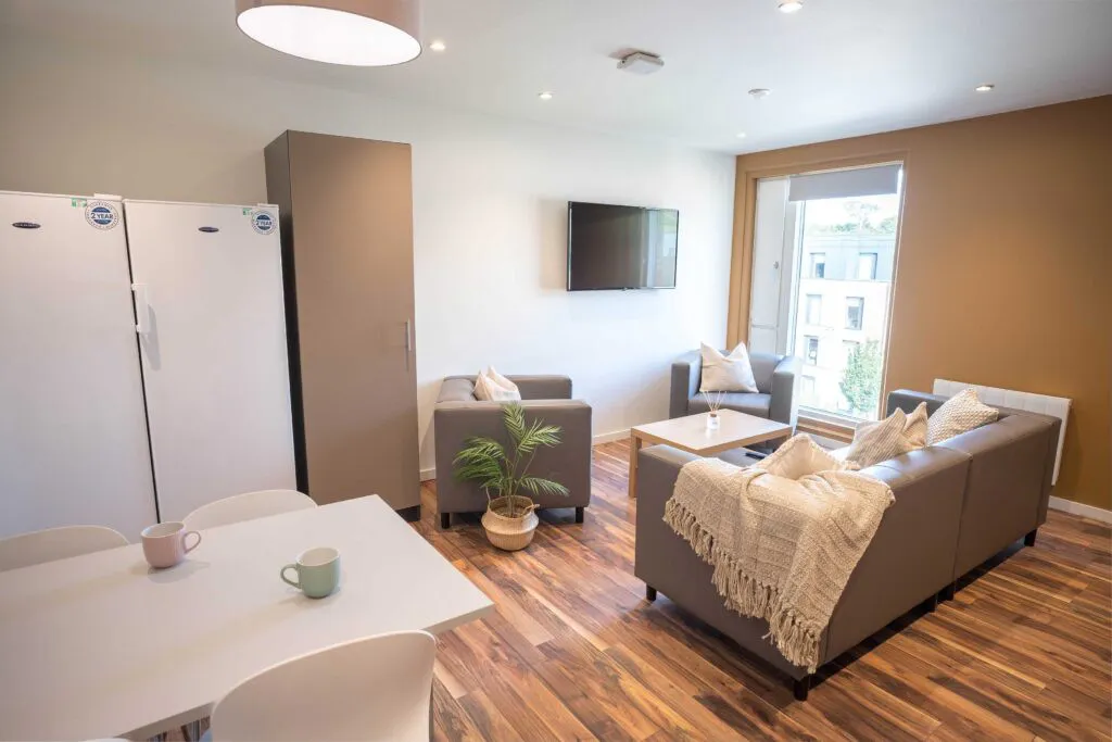 4 Bed Apartment