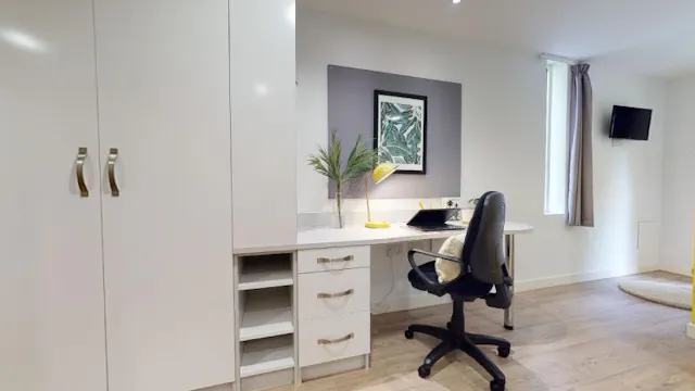 Gold Studio room image 2