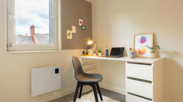 Silver One Bed Plus room image 2