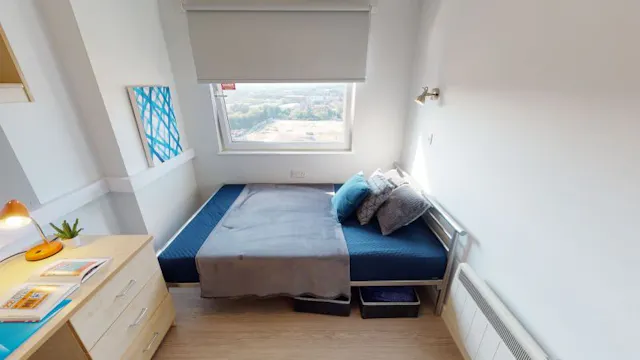 Bronze En Suite Plus room image 2
