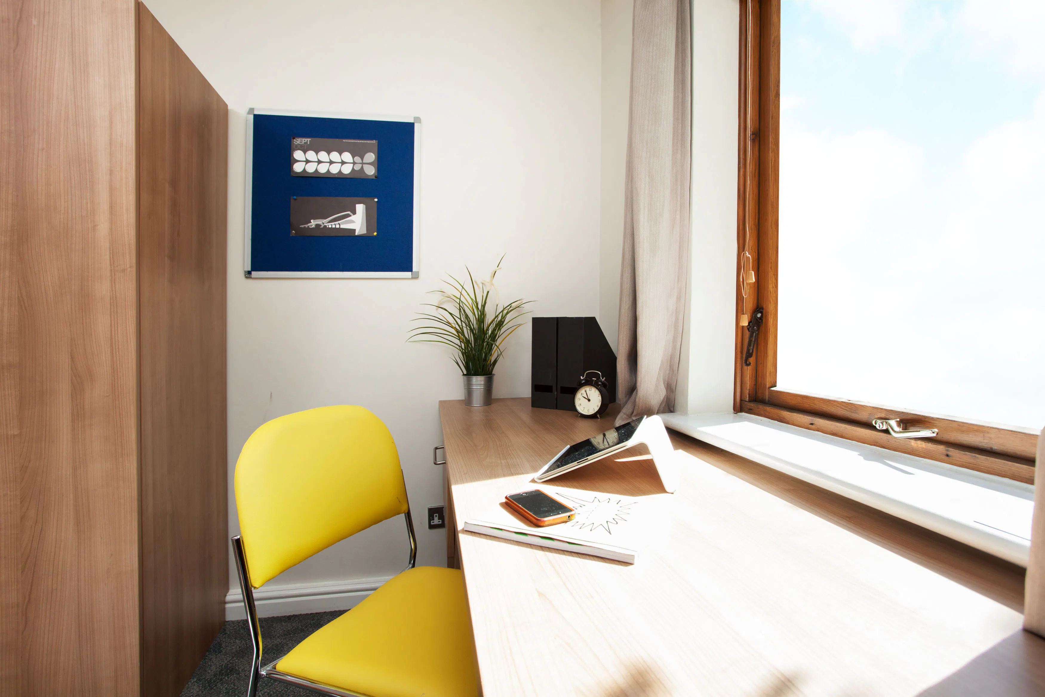 ROOM ROOM 1
