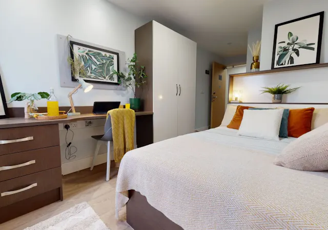 Platinum En Suite room image 2
