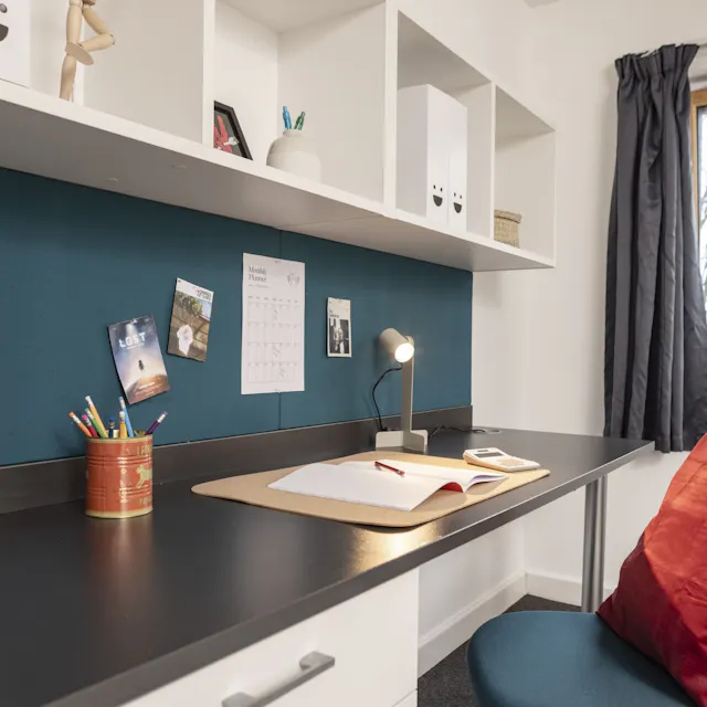 Single En-Suite room image 2