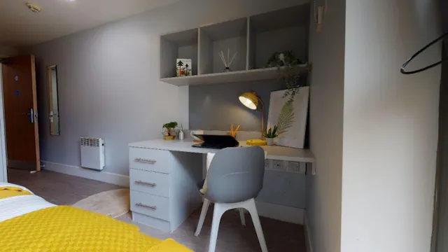 Silver En Suite room image 2