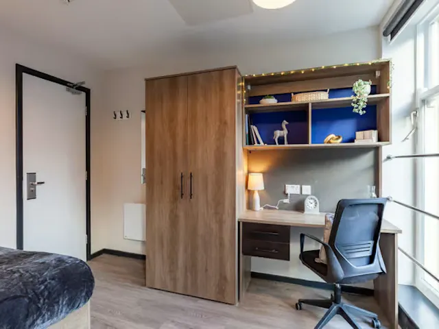 Deluxe Ensuite room image 2