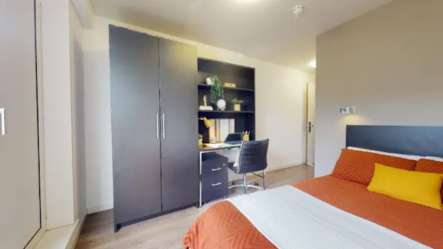 Bronze En Suite room image 2
