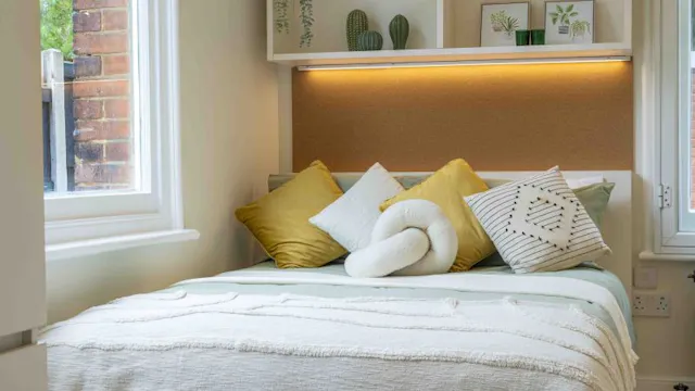 Gatehouse Gold En Suite room image 2